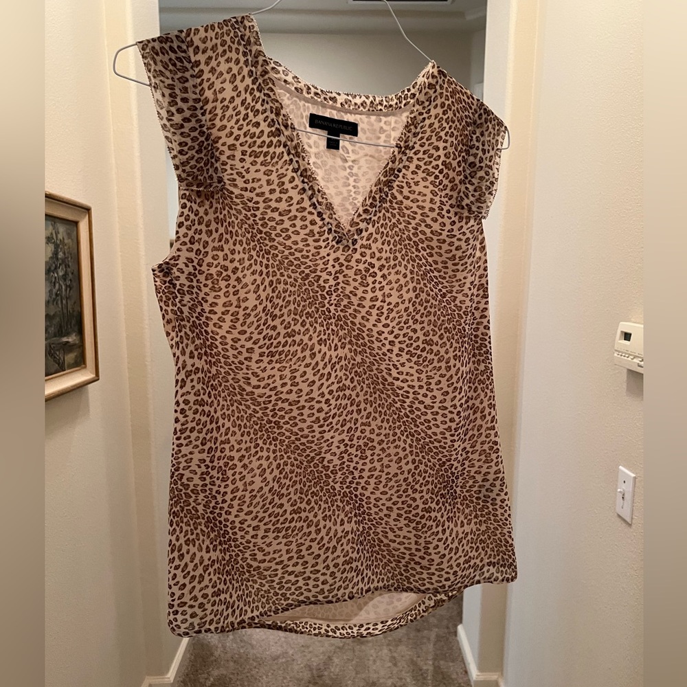 Banana Republic animal print blouse